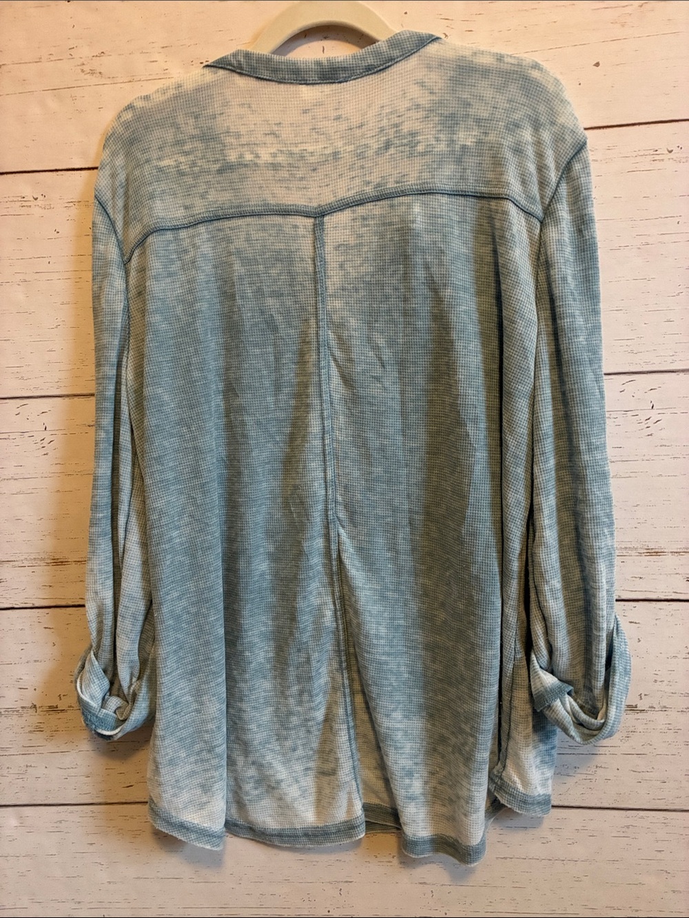 Jane and Delancey Distressed Pale Blue Henley-Style Tunic Top, size XL - Picture 6 of 13